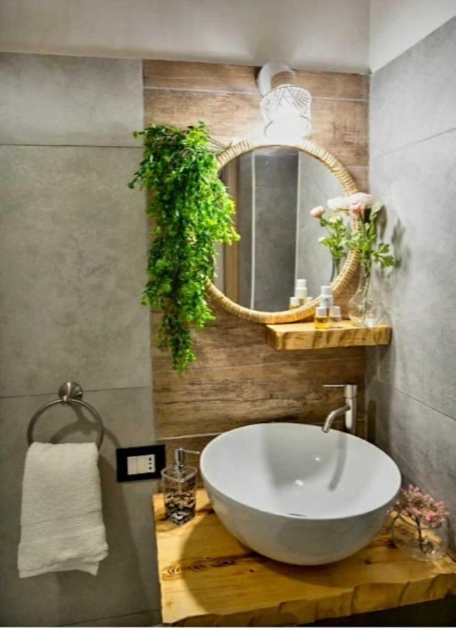 Casina Via Foria Bed & Breakfast Napoli Ngoại thất bức ảnh