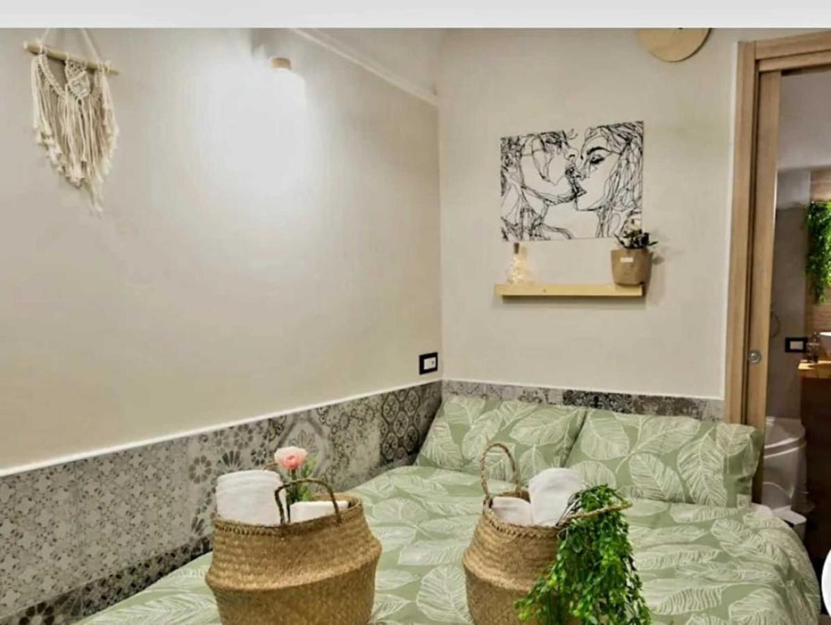 Casina Via Foria Bed & Breakfast Napoli Ngoại thất bức ảnh