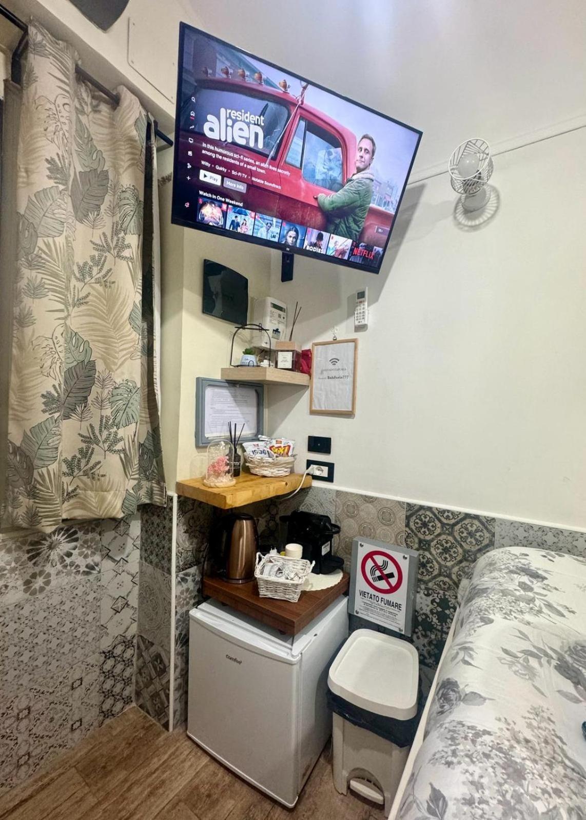 Casina Via Foria Bed & Breakfast Napoli Ngoại thất bức ảnh
